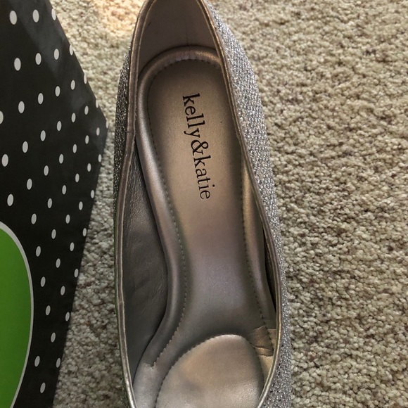 Kelly and Katie silver heels - Picture 3 of 4